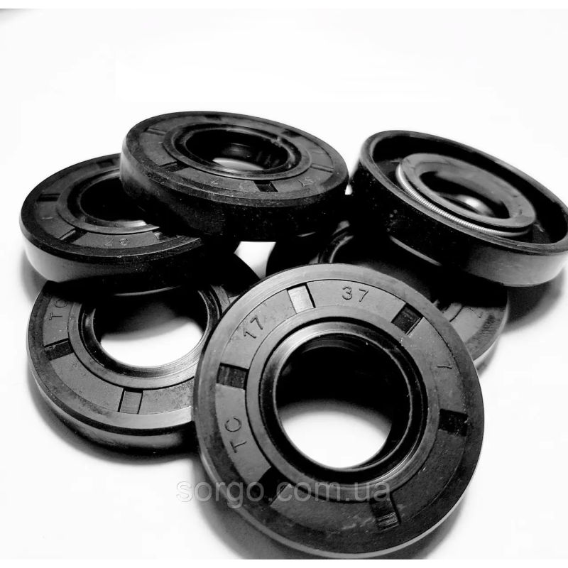 Сальник 17х37х7-2,2